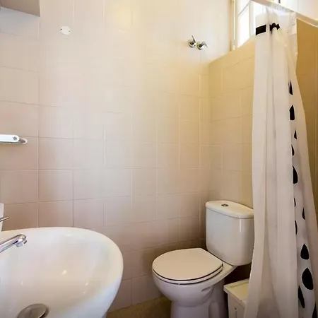 Strawberry Fields - 6 Bedroom At Avenida Apartamento Lisboa