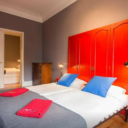 Strawberry Fields - 6 Bedroom At Avenida Apartamento