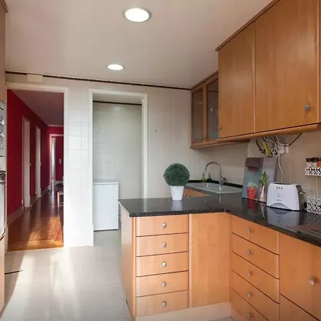 Strawberry Fields - 6 Bedroom At Avenida Apartamento