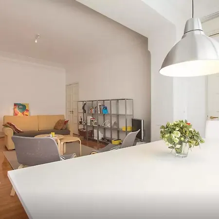 Strawberry Fields - 6 Bedroom At Avenida Apartamento